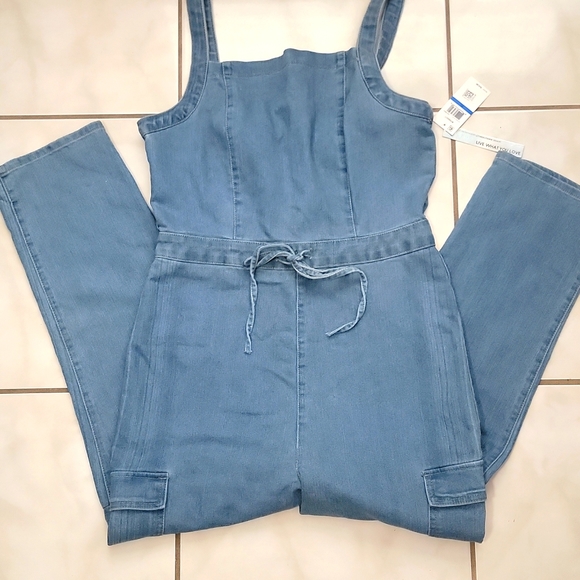 New Junior's Belted Denim Jumpsuit With Ruffler. Light Wash Color 20" pit to pit - Picture 4 of 10